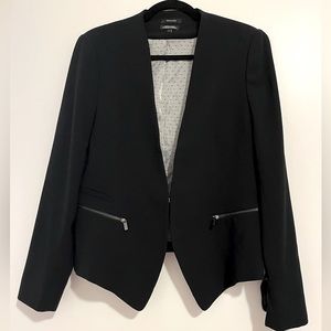Cropped collarless blazer